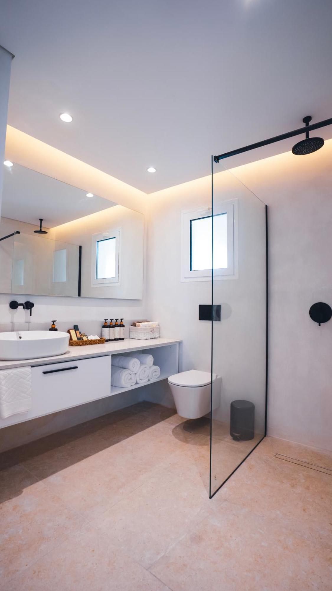 Hotel Wellclub - Wellness Family Experience - Seaview Paphos
